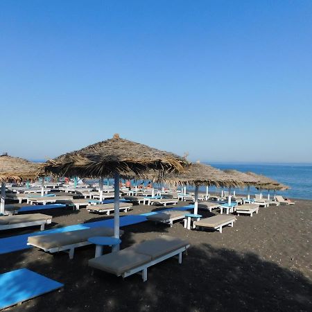 One And Only Beachfront Rooms Perissa  Eksteriør billede