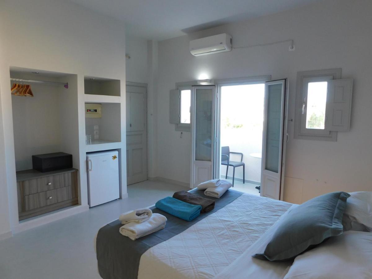 One And Only Beachfront Rooms Perissa  Eksteriør billede
